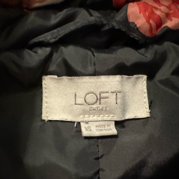 Ann Taylor Loft Outlet Flowered Quilted Vest, Size S - Picture 3 of 5